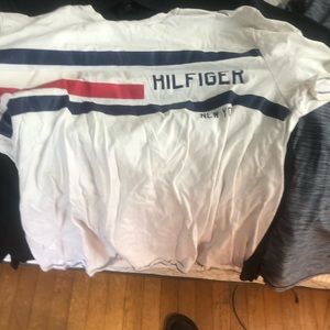 Mens Large White Tommy Hilfiger T Shirt.